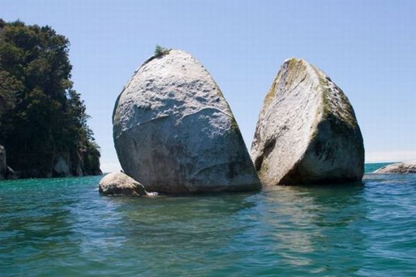 Batu Belah bali